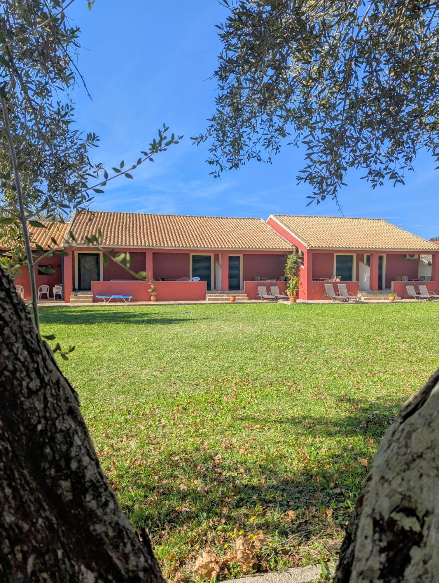 סידריון Lefkes Apartments Sidari מראה חיצוני תמונה